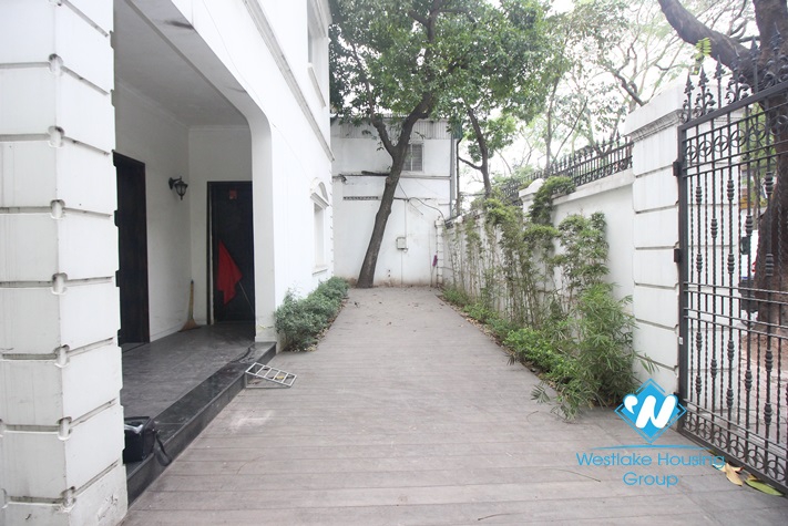 White house with garden for rent in Hoan Kiem District, Ha Noi